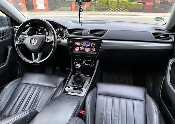 Skoda Superb cena 79900 przebieg: 164000, rok produkcji 2017 z Płock małe 742